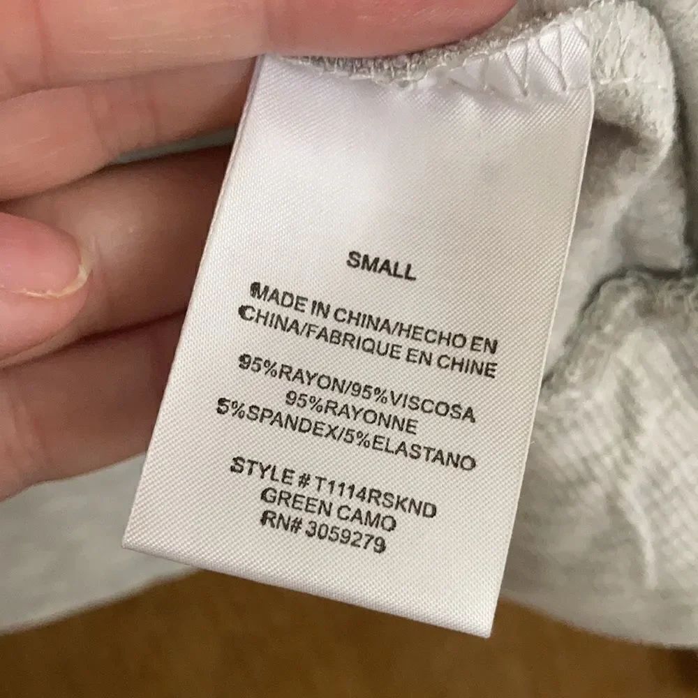 Thread & Supply L/S Crew Neck Med & Large only - Picture 5 of 9